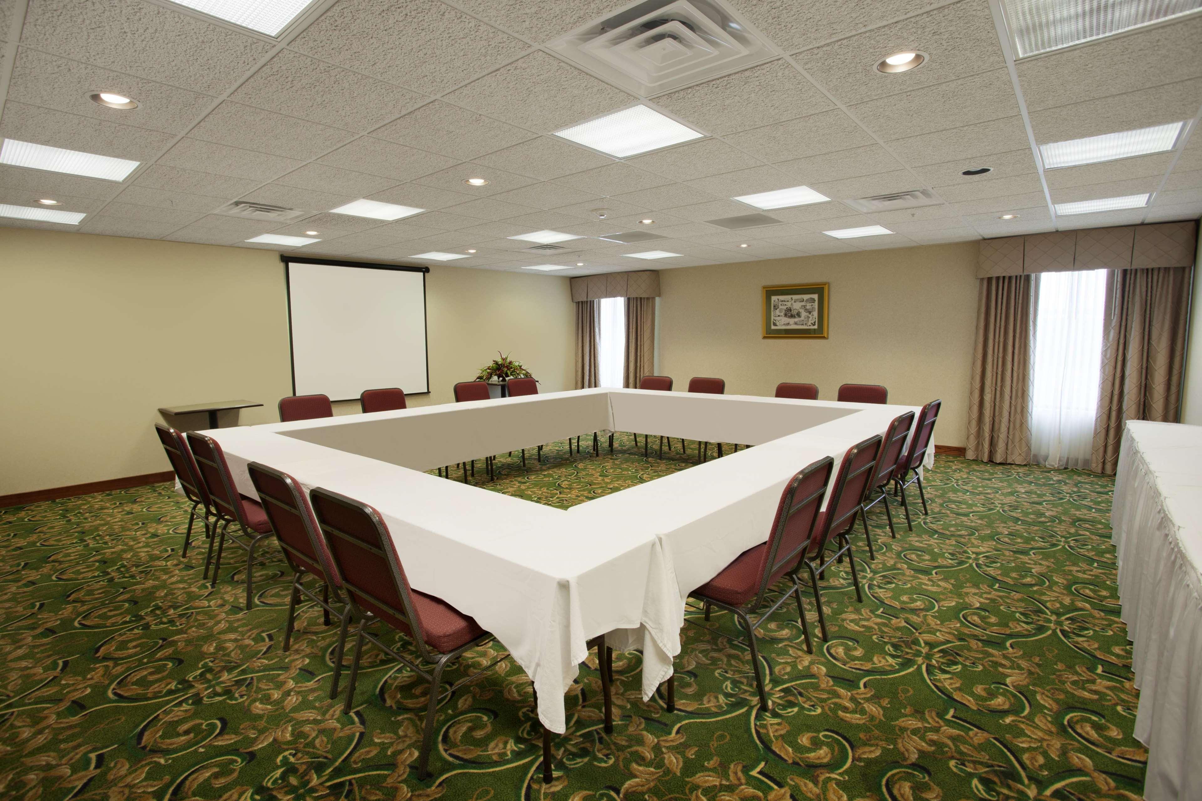 Hampton Inn Sidney Business photo